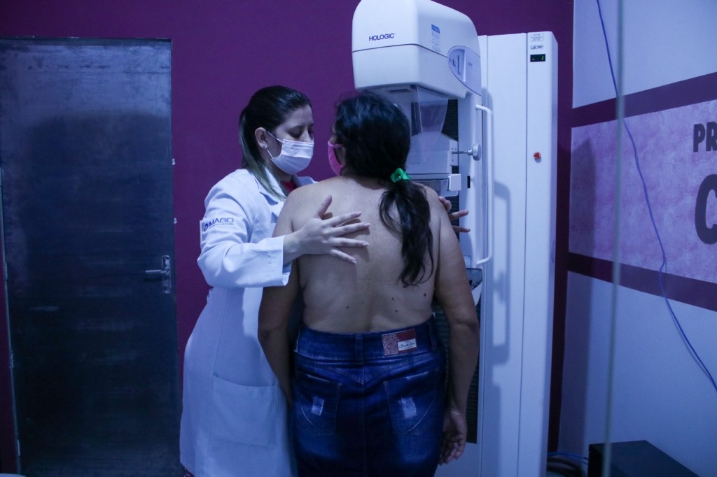 Centro da mulher realiza exames de mamografias